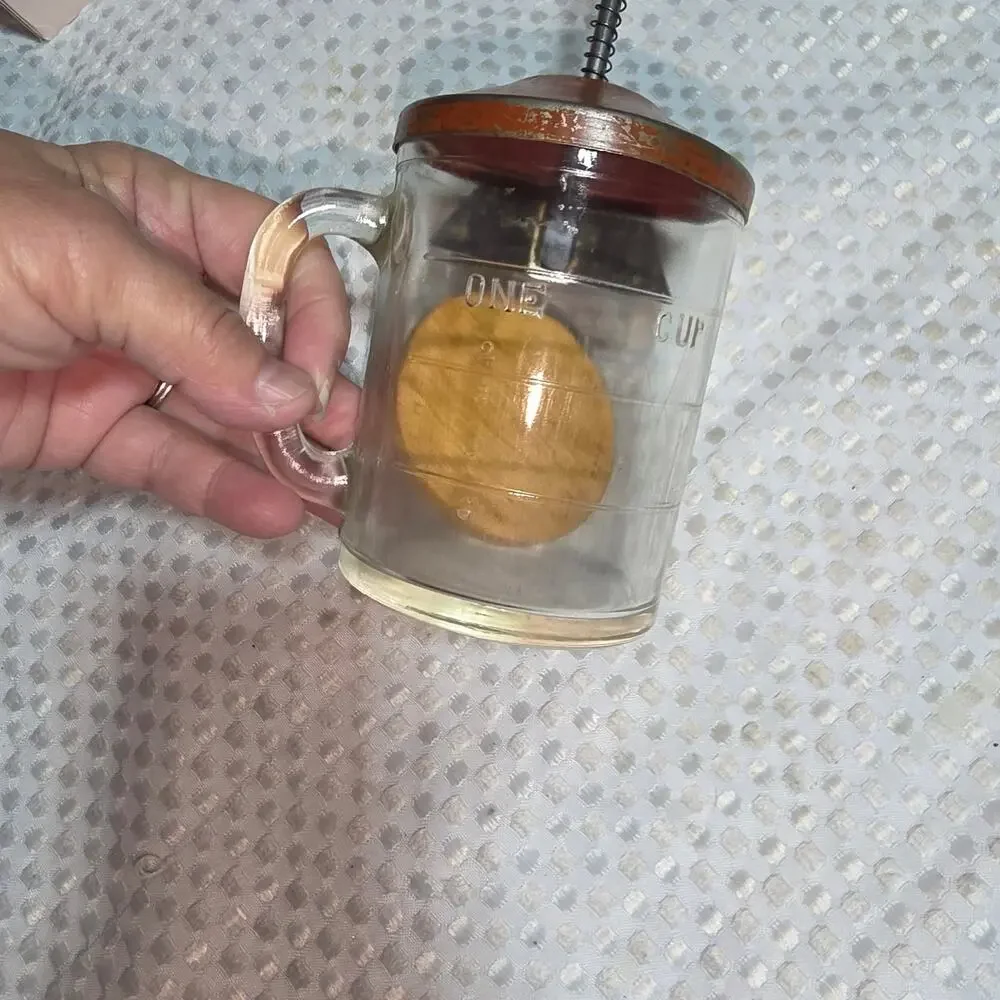 VINTAGE HAZEL-ATLAS GLASS FOOD NUT CHOPPER MEASURING CUP